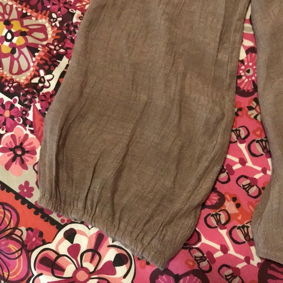 3/$15🌻Light brown peasant top - Picture 3 of 5